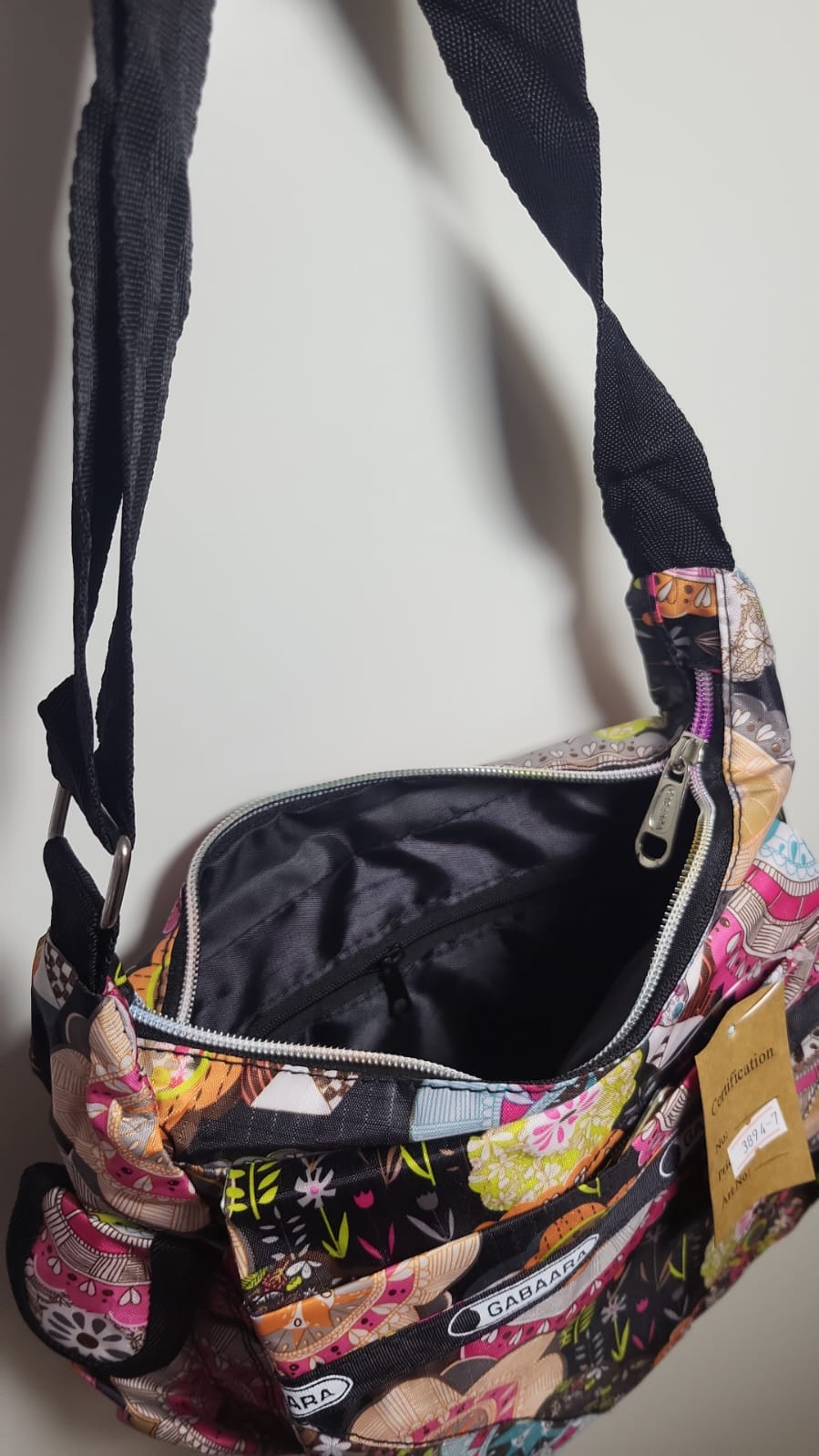 kleine Tasche mit Blumenmuster