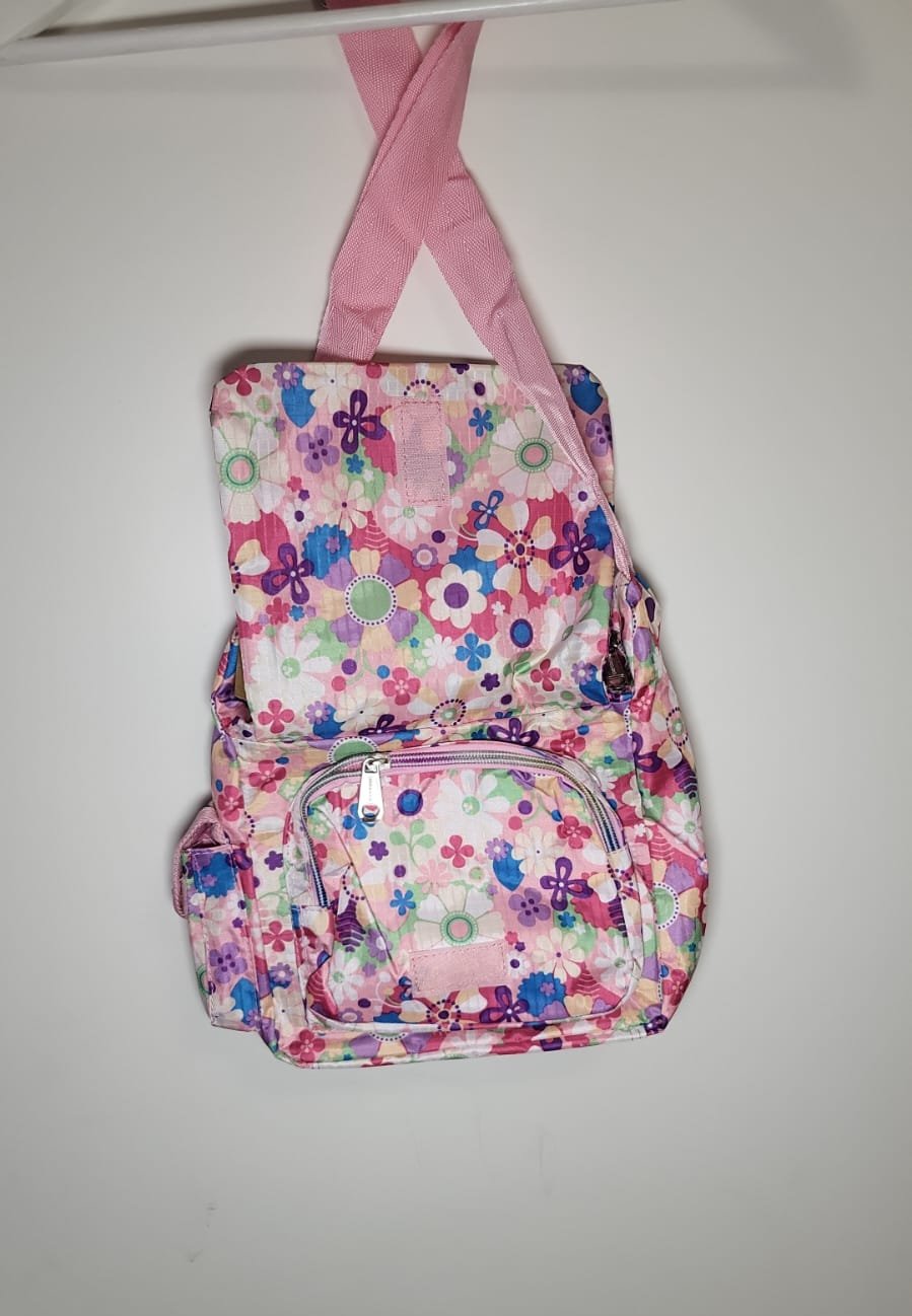 kleine Tasche mit Blumenmuster