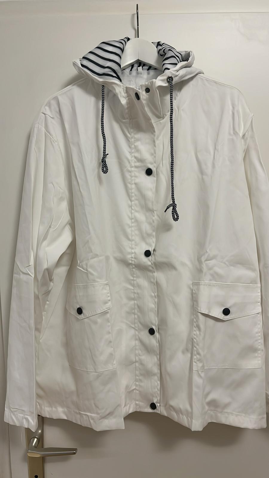 Jacket/raincoat for women 